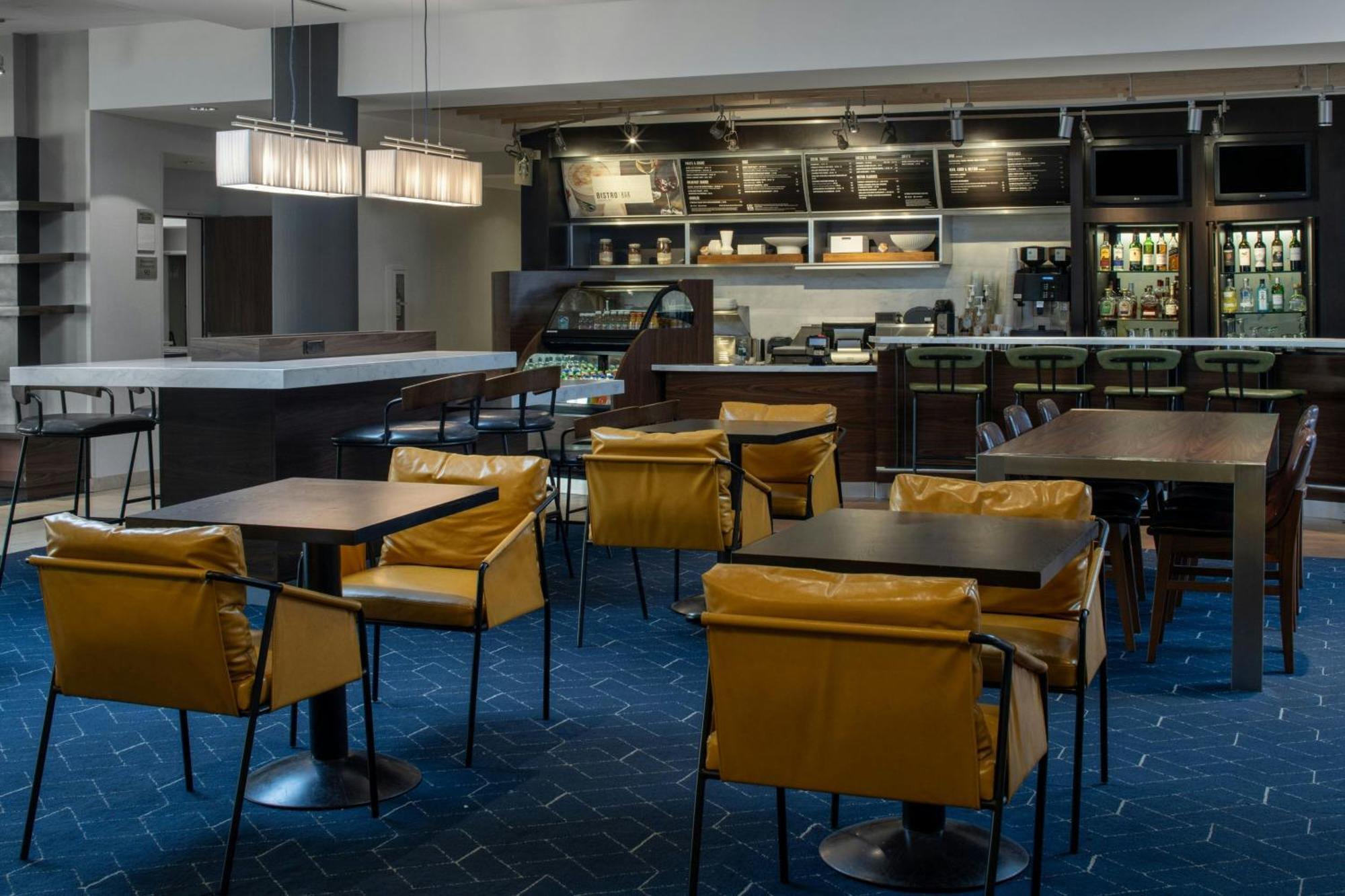 Courtyard By Marriott Jackson Airport/Pearl Hotel Bagian luar foto