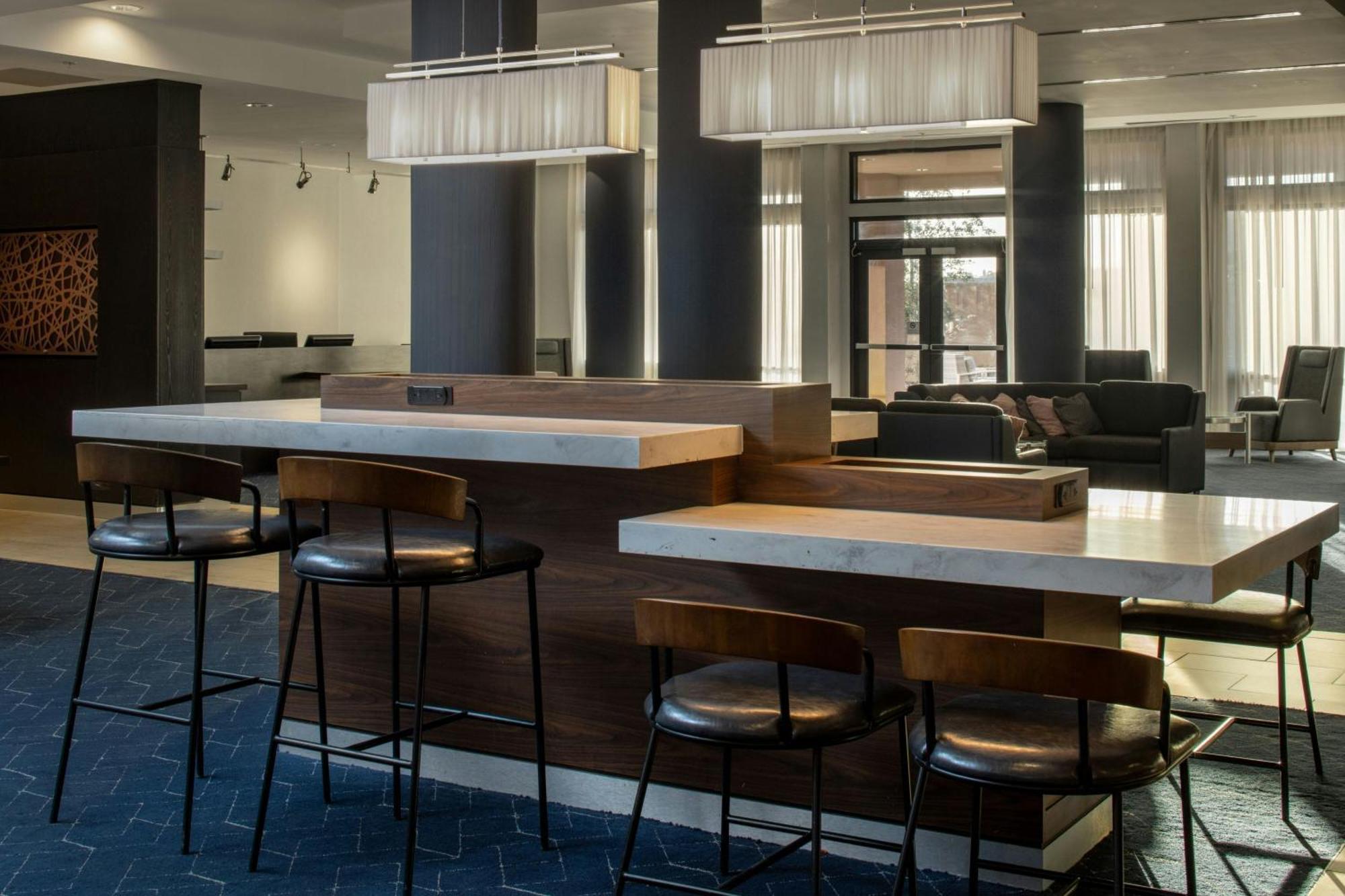 Courtyard By Marriott Jackson Airport/Pearl Hotel Bagian luar foto